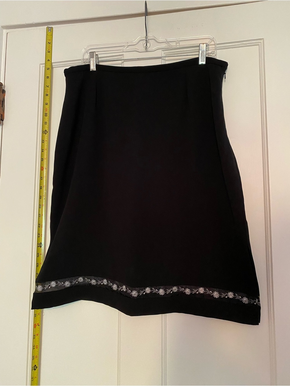 Freeport Studio skirt with daisy flower design